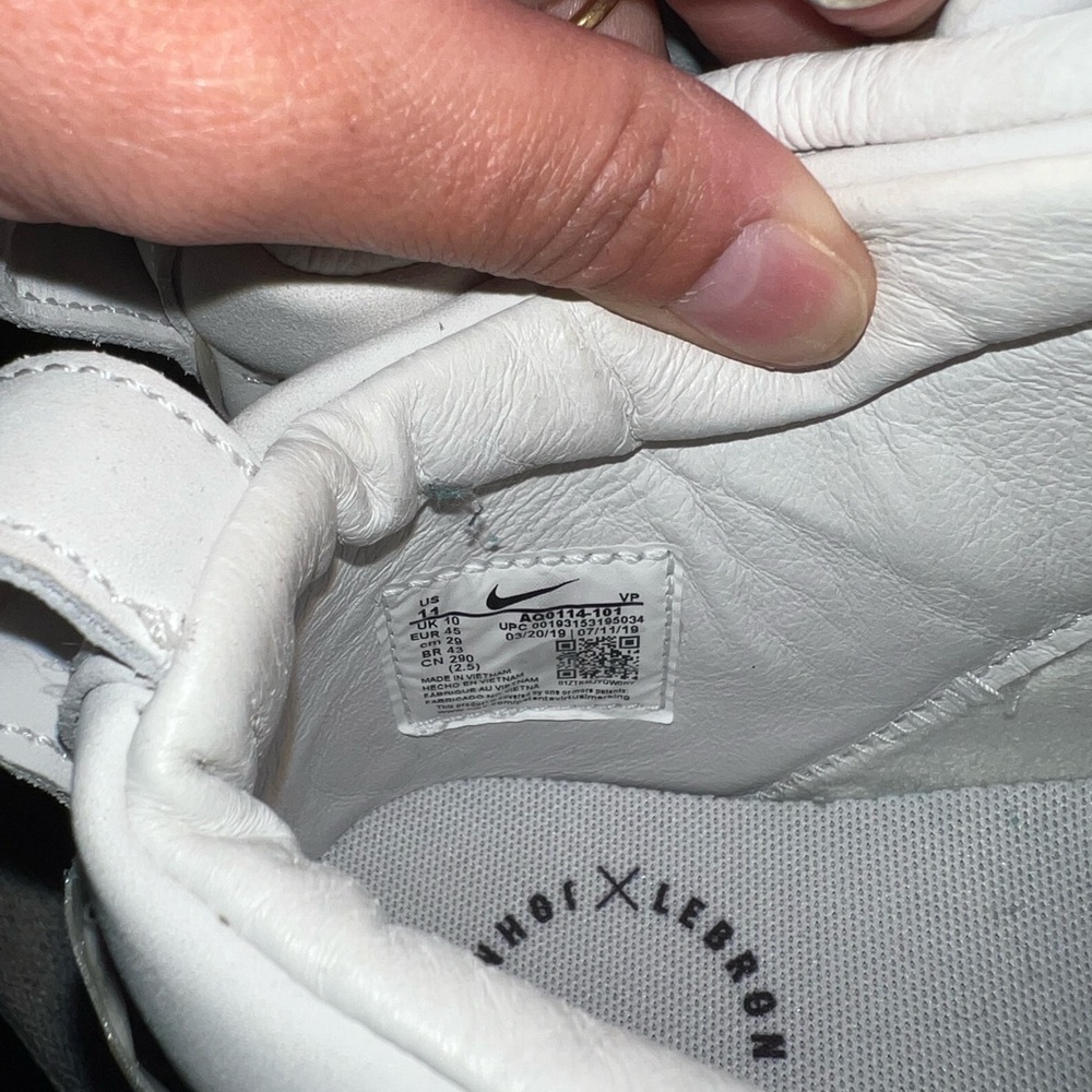 LeBron James x John Elliott sneakers - Picture 3 of 7